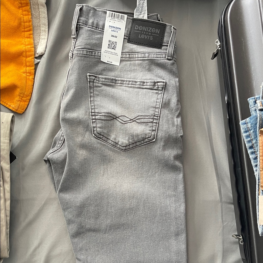 Denizen from Levi's Light Gray Slim Men's Jeans